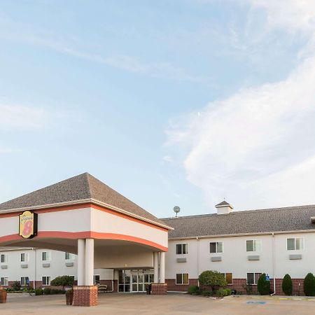 Super 8 By Wyndham Salina Hotel Eksteriør billede