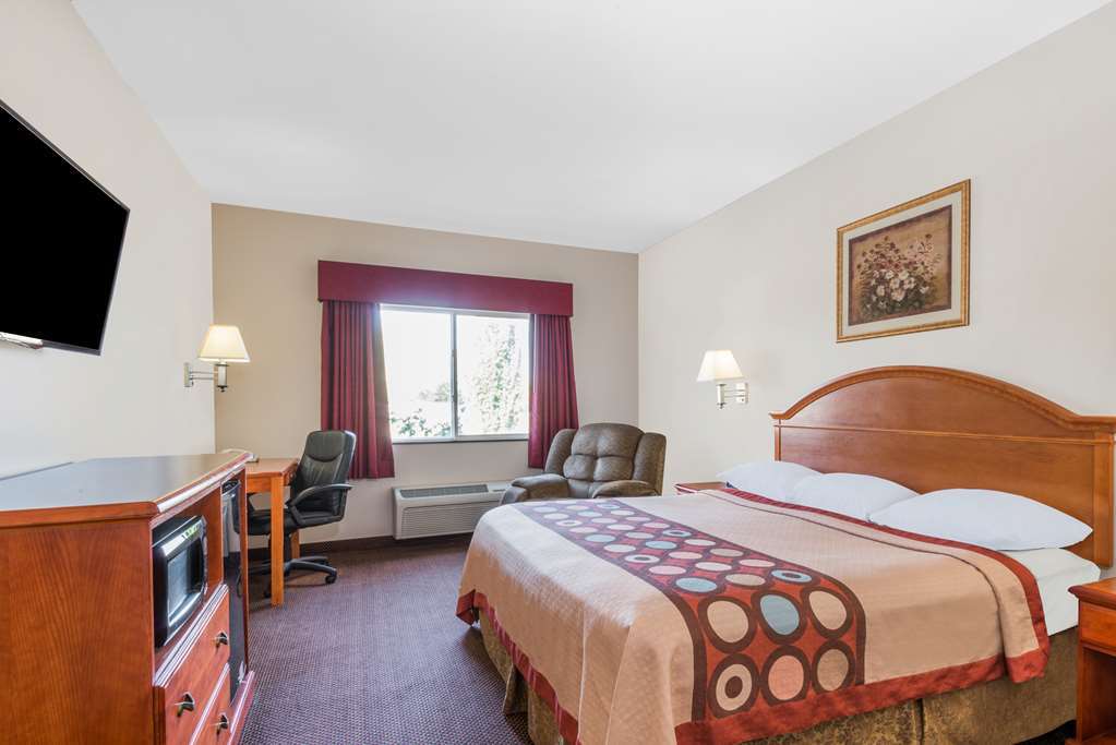 Super 8 By Wyndham Salina Hotel Værelse billede
